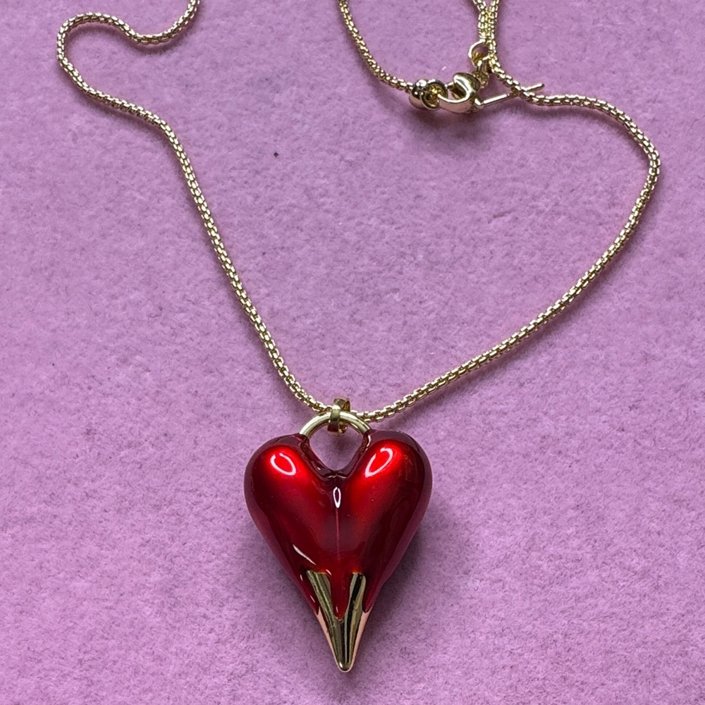 Elegant Red Heart Pendant Necklace